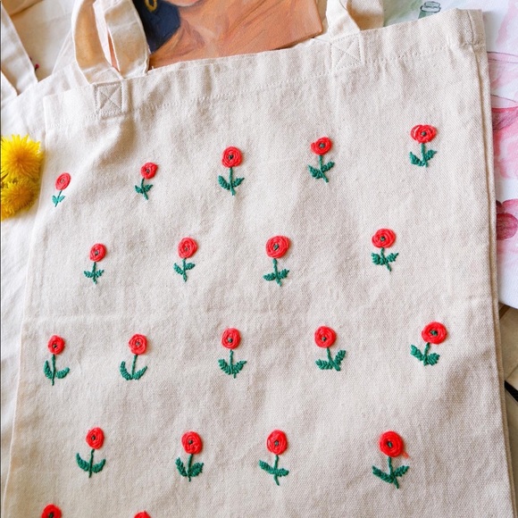 Flowers embroidered tote bag - Picture 3 of 5